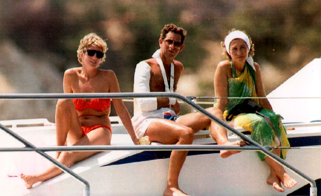La reina Sofía, Diana de Gales y el príncipe Carlos en 1990