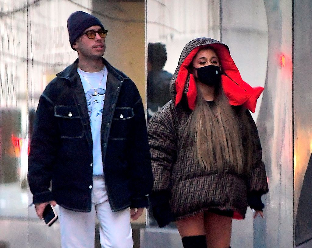 Ariana Grande, con Ricky Álvarez en 2019