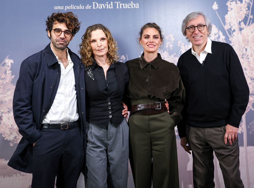 David Verdaguer, Isabelle Renauld, Amaia Salamanca y David Trueba posan ante los reporteros gráficos