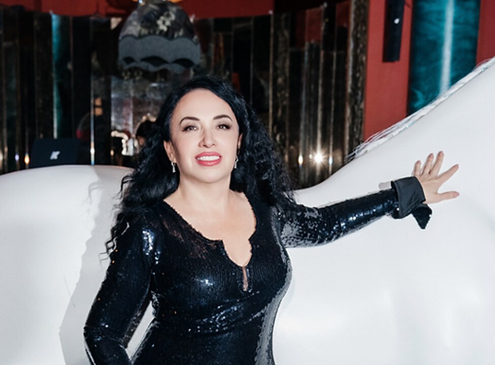 Alexandra Juran es reconocida por su talento único para crear fiestas y eventos de lujo en los que la diversión y su creatividad hacen  de la noche algo inolvidable
