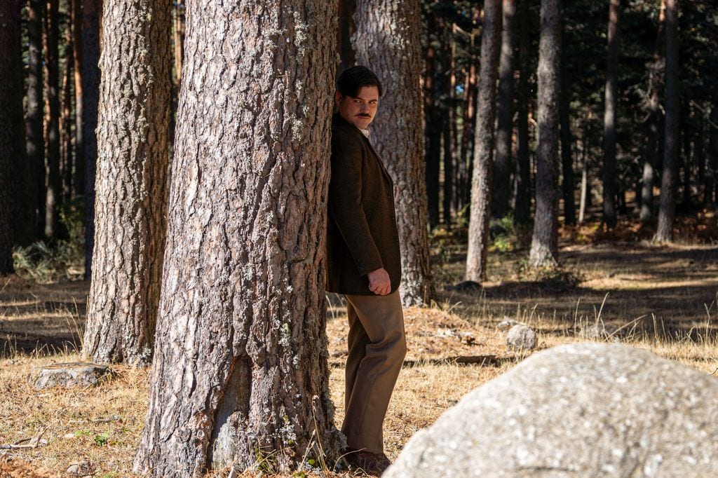 Manuel trata de tranquilizar a Curro pero se ve en una situación muy delicada con él