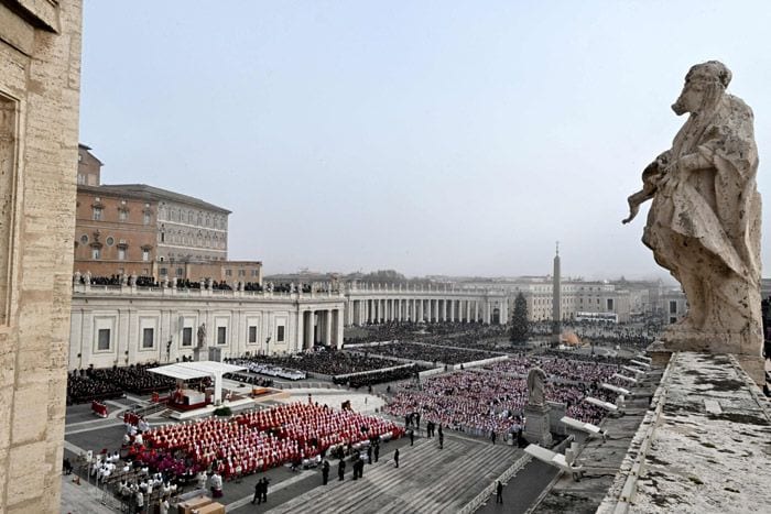 Funeral de Benedicto XVI en San Pedro del Vaticano