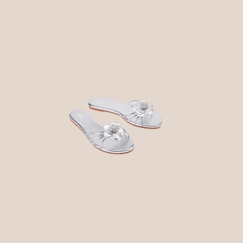 kitten heels metalizadas con flor