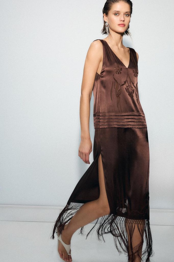 Vestidos de invitada de día de rebajas de Zara