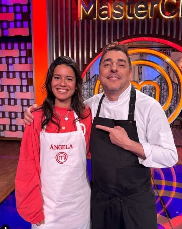 Ángela, ganadora de MasterChef 12, con Jordi Roca