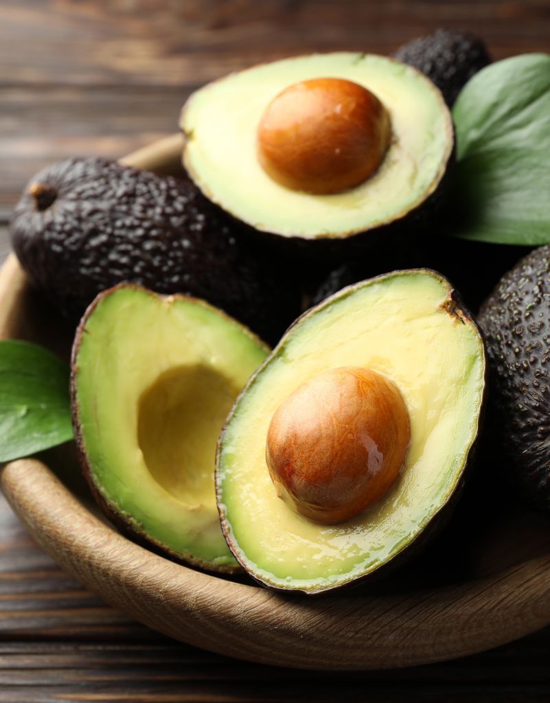 Aguacate, buena fuente de grasas saludables.