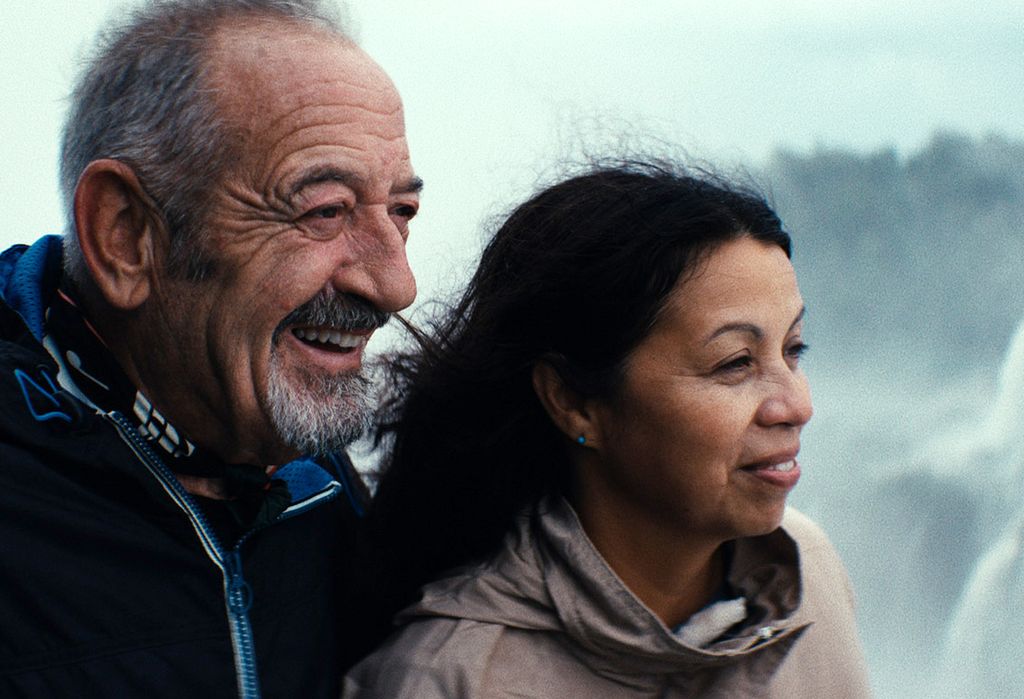 Karlos Arguiñano y su hija María, durante su visita a Argentina, en un momento del documental.