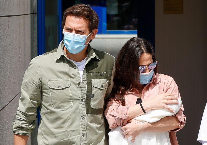 Albert Rivera y Malú con su hija