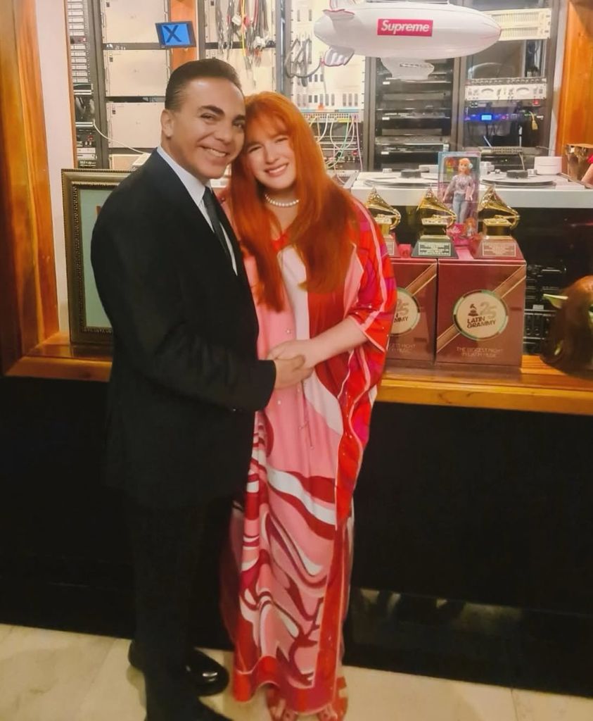 Cristian Castro confirmó que tiene una nueva novia, Victoria Kühne, un romance que surgió gracias a la música