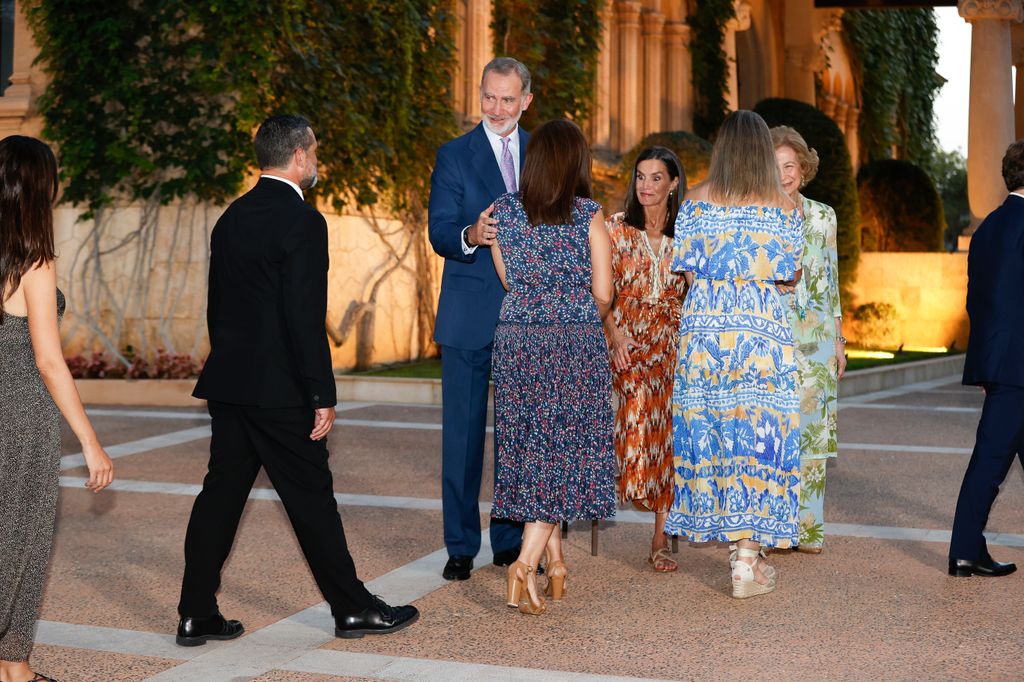 Los Reyes y doña Sofía en el besamanos de la recepción de Marivent
