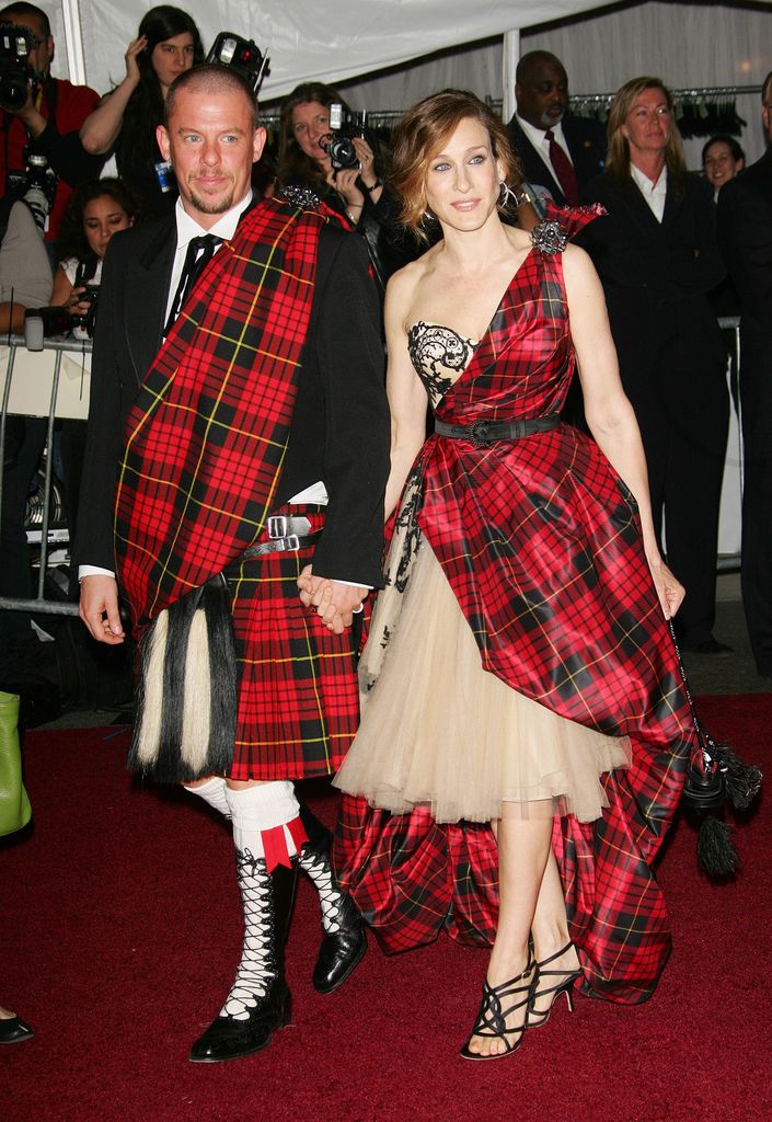 Sarah Jessica Parker con Alexander McQueen en la MET Gala 2006.