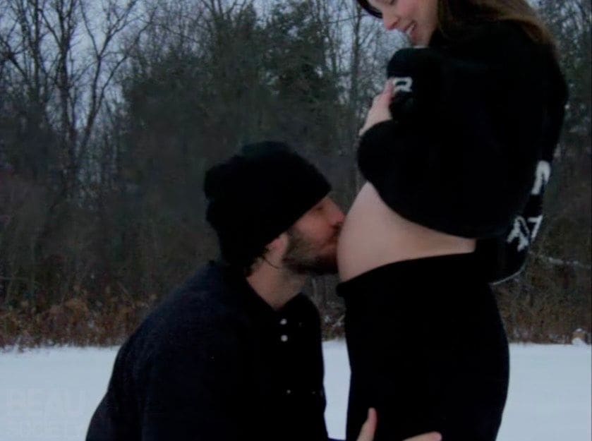 Hailee Steinfeld y Josh Allen anuncian que están esperando su primer hijo.