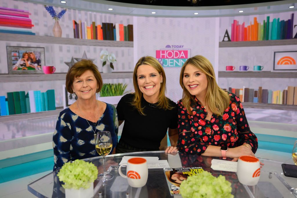 Savannah Guthrie  y su madre, Nancy, con Jenna Bush 