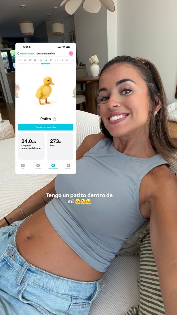 El bebé, como desvela la creadora de contenido, ya tiene el tamaño de un pato