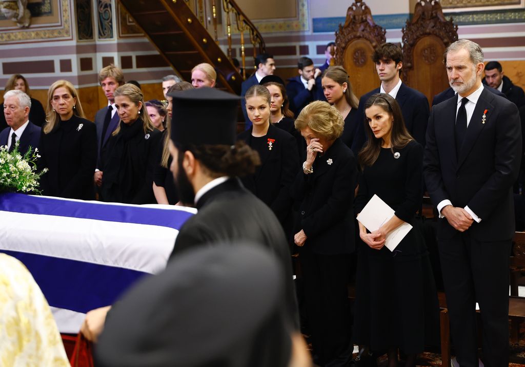 Doña Sofía no ha podido reprimir las lágrimas en el funeral de su hermana pequeña