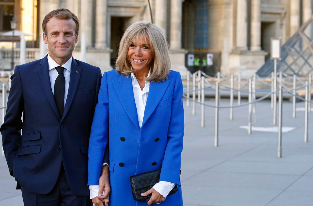 La polémica historia de amor de Emmanuel Macron con Brigitte, su exprofesora 25 años mayor que él