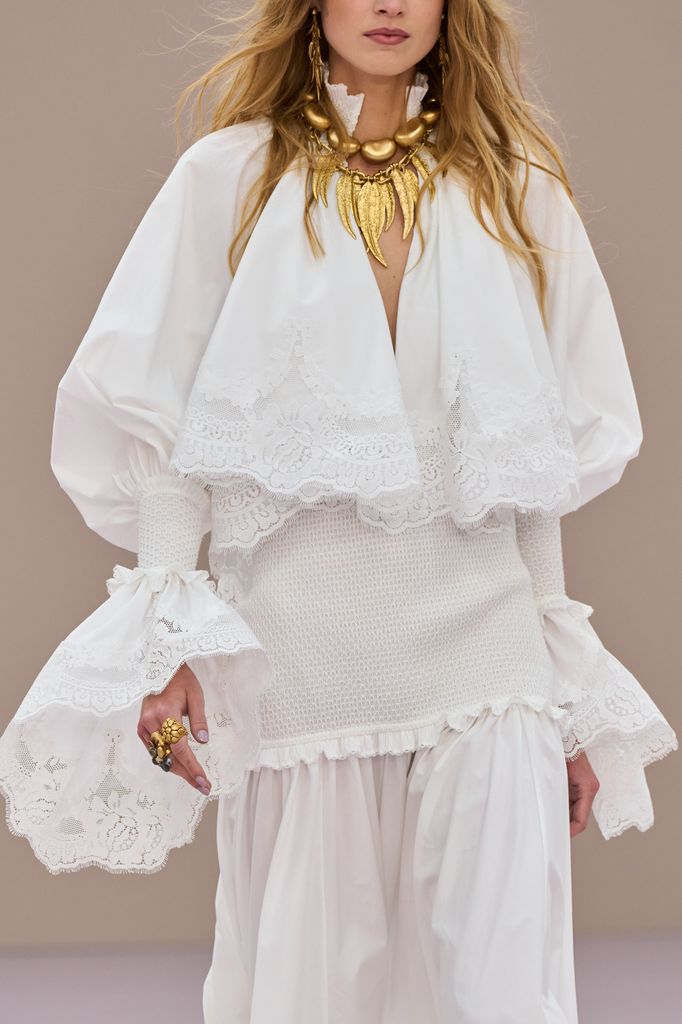 La blusa blanca era un símbolo de riqueza