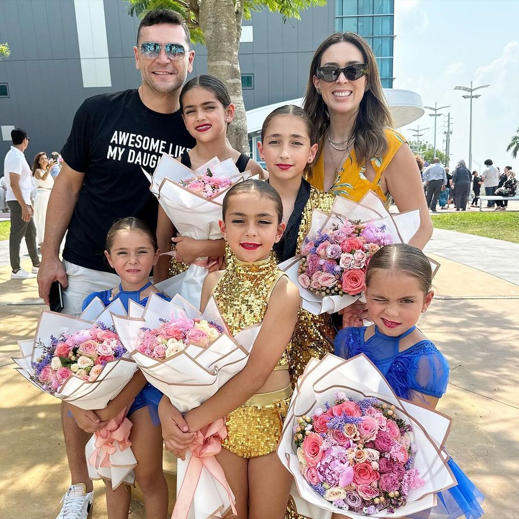 Jacky Bracamontes y su familia