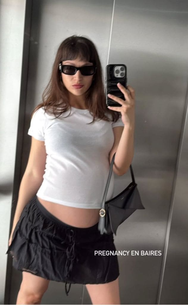 Úrsula Corberó presume de embarazo en Buenos Aires