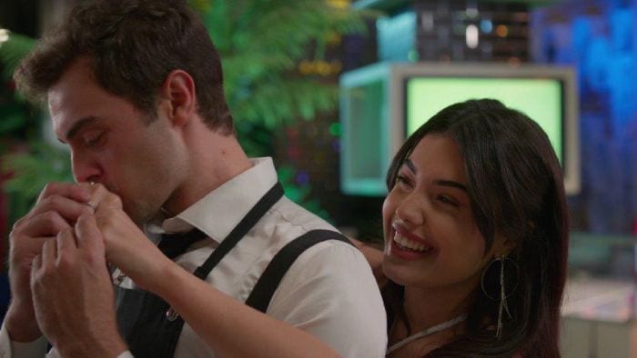 Avance 'Hermanos': Süsen sorprende a Ömer en el club para animarlo