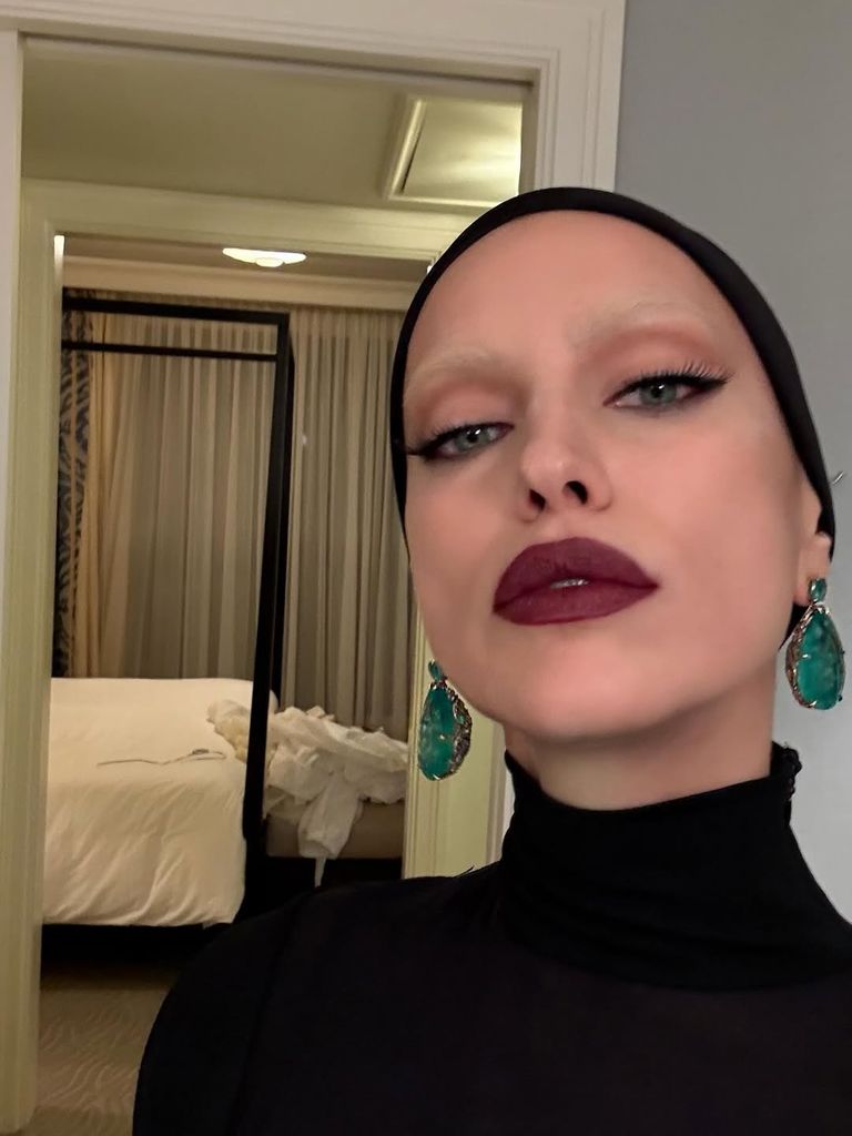 Irina Shayk en la gala del Calendario Pirelli 2026 por Solve Sundsbo, Praga, 2025.