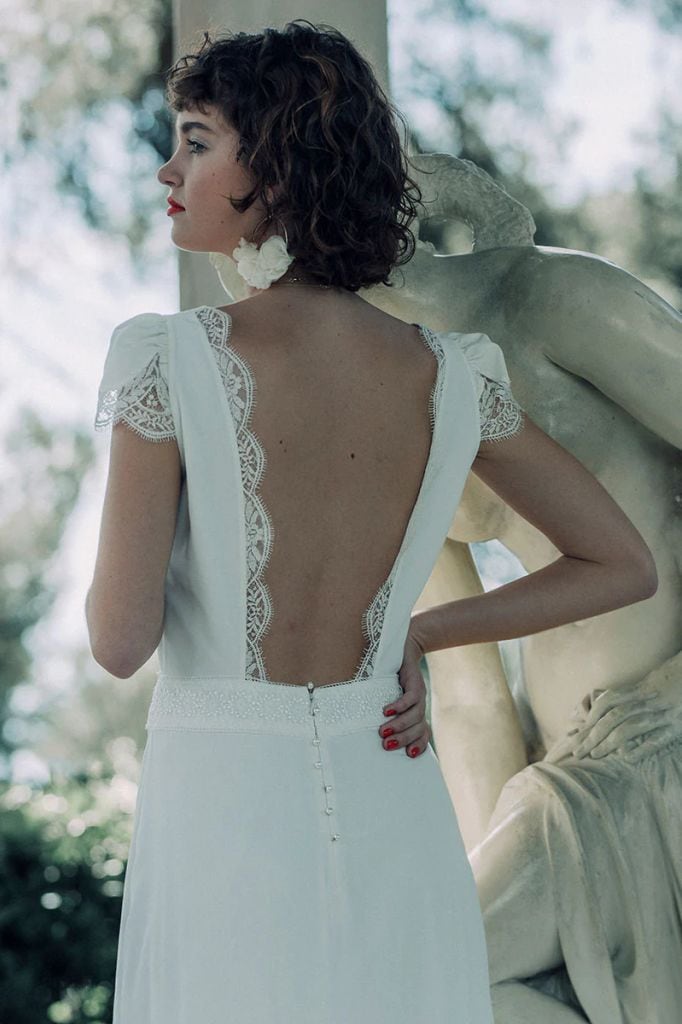 Peinados para novias con el pelo rizado corto
