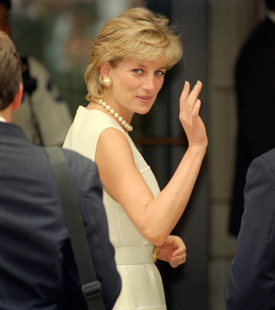 La princesa Diana murió tras un trágico accidente automovilístico en París en agosto de 1997.