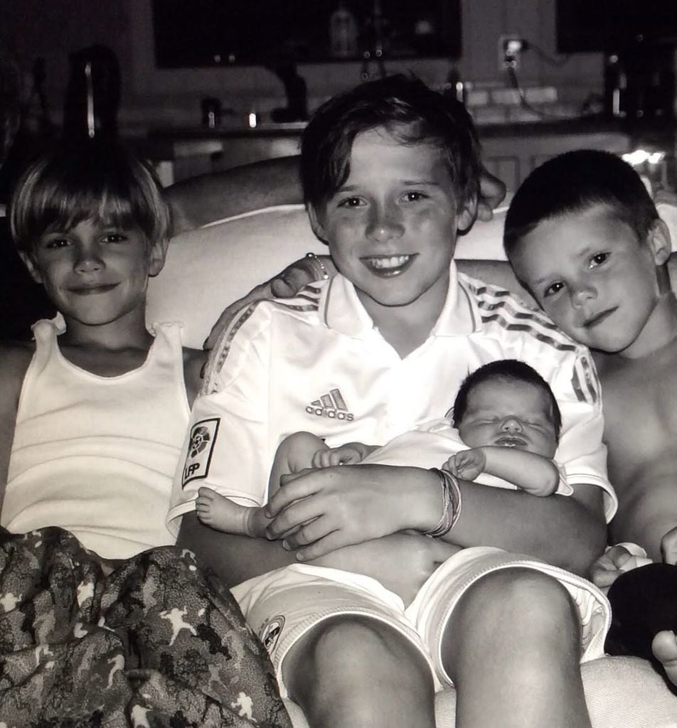 En esta linda imagen, aparecen los cuatro hijos de David y Victoria Beckham.
