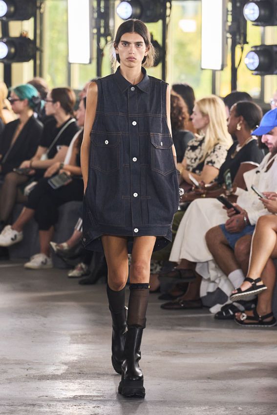 sacai014a
