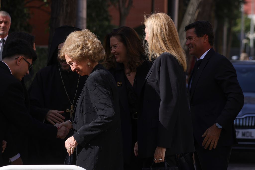 La reina Sofía y la infanta Cristina, en el funeral de Irene de Grecia en Madrid