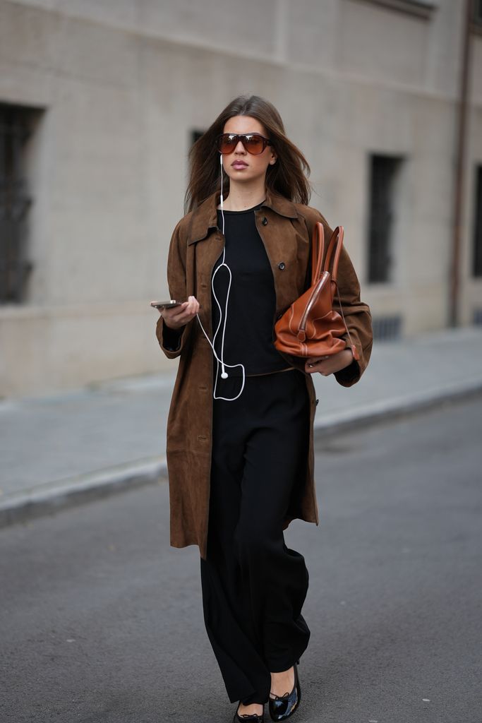 5 colores que combinan genial con el negro y te ayudará a crear looks muy elegantes