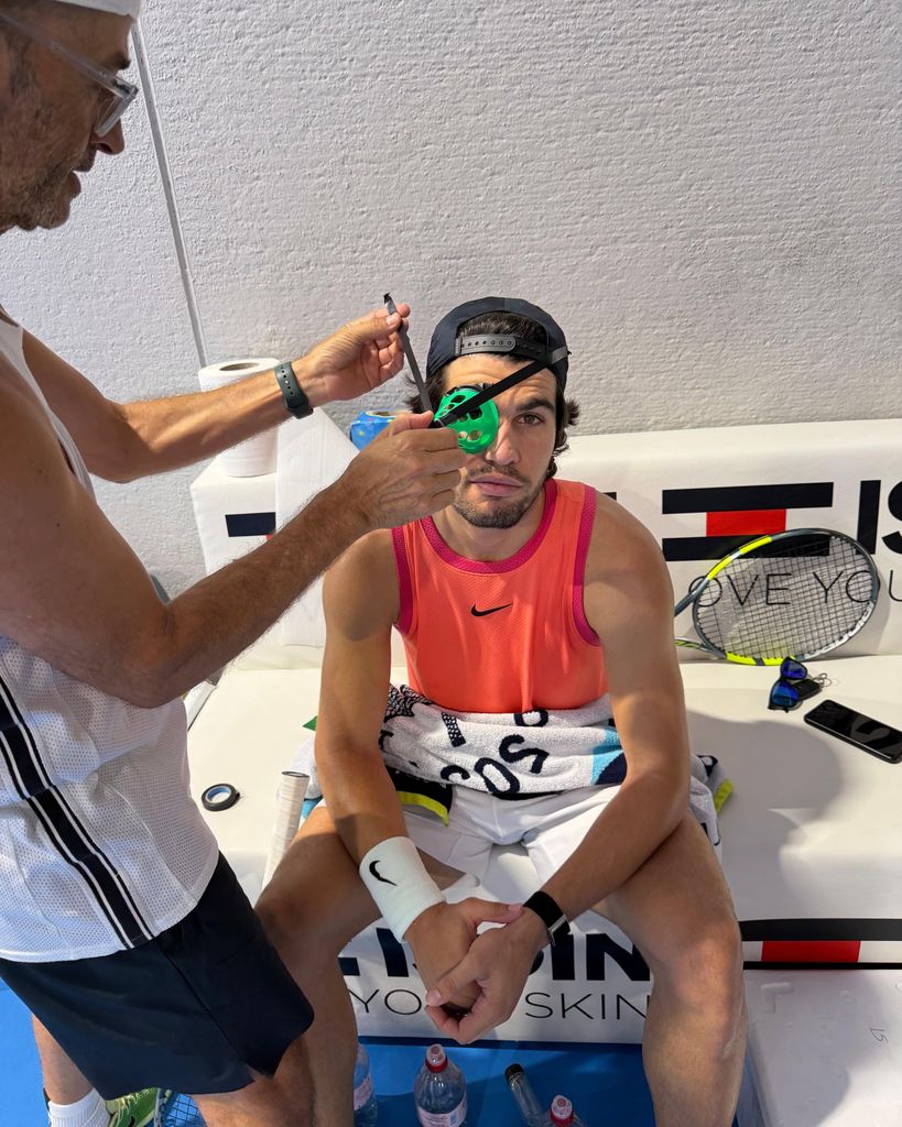 Carlos Alcaraz entrenando para su regreso a las pistas