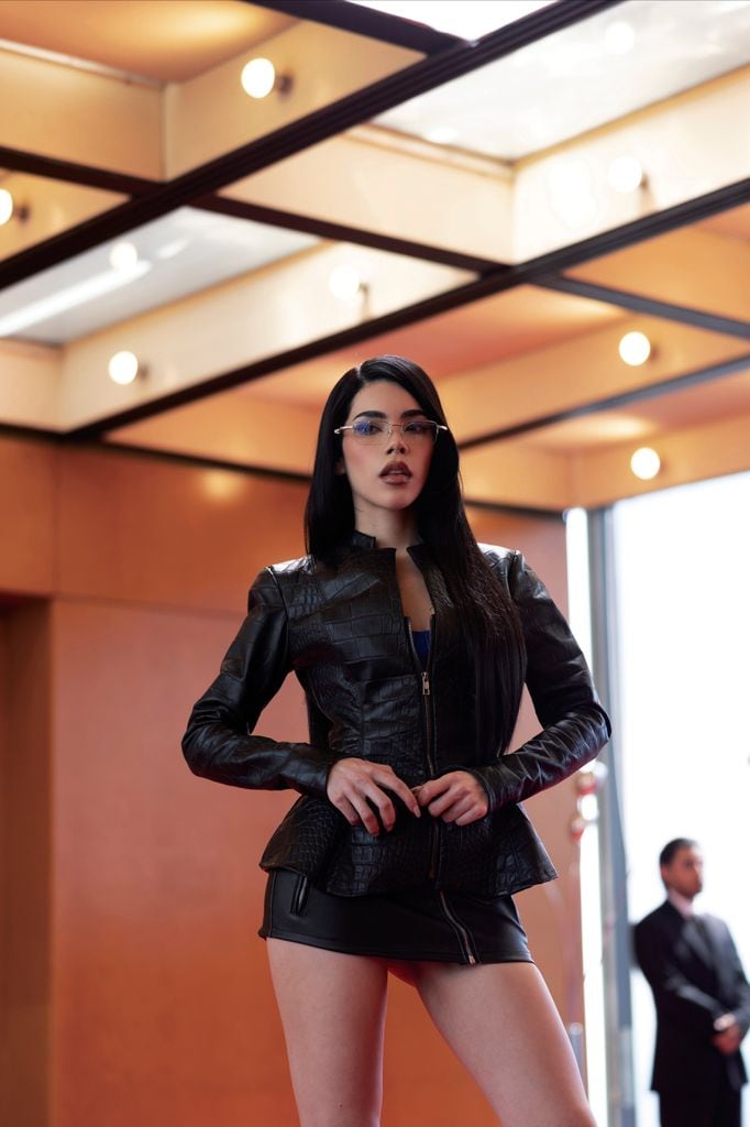 La cantante estuvo involucrada en la estética del video, el cual parece como una película. 