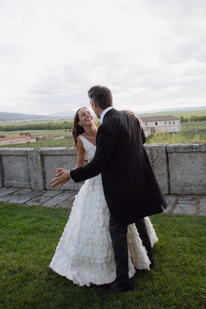 Vestido de novia con volantes y cancán de Ynés Suelves