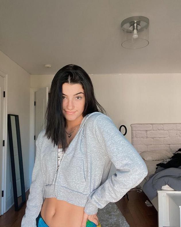 Charli D'Amelio llega a los 100 millones en TikTok