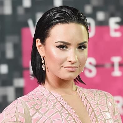 singer demi lovato attends the 2015 mtv video music awards at on picture id485971416