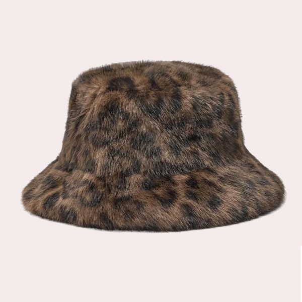 Gorro de mujer estilo bucket de pelito con estampado animal print