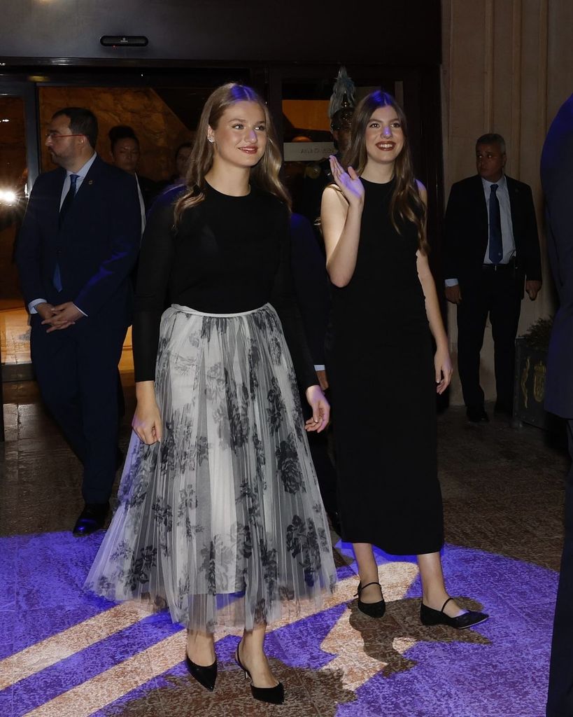 Princesa Leonor e Infanta Sofía en concierto Premios Princesa de Asturias 2024