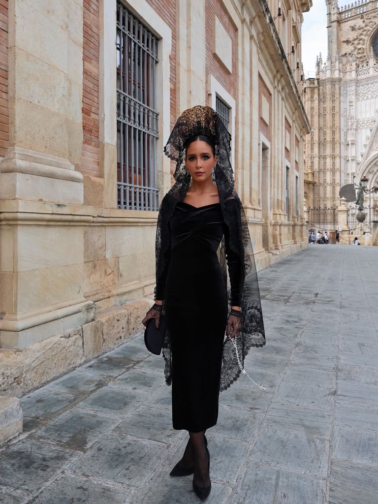 La influencer Rocío Osorno, con mantilla, en la Semana Santa de Sevilla.