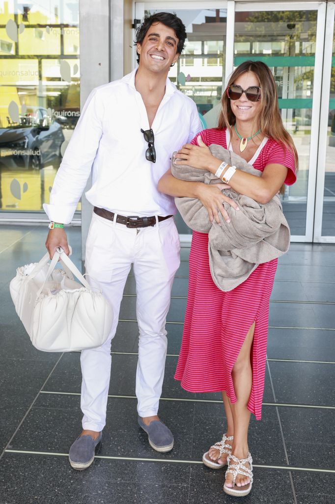 Fernando Muñoz y Sofía Ellar, felices tras el nacimiento de su primer hijo, Fernando
