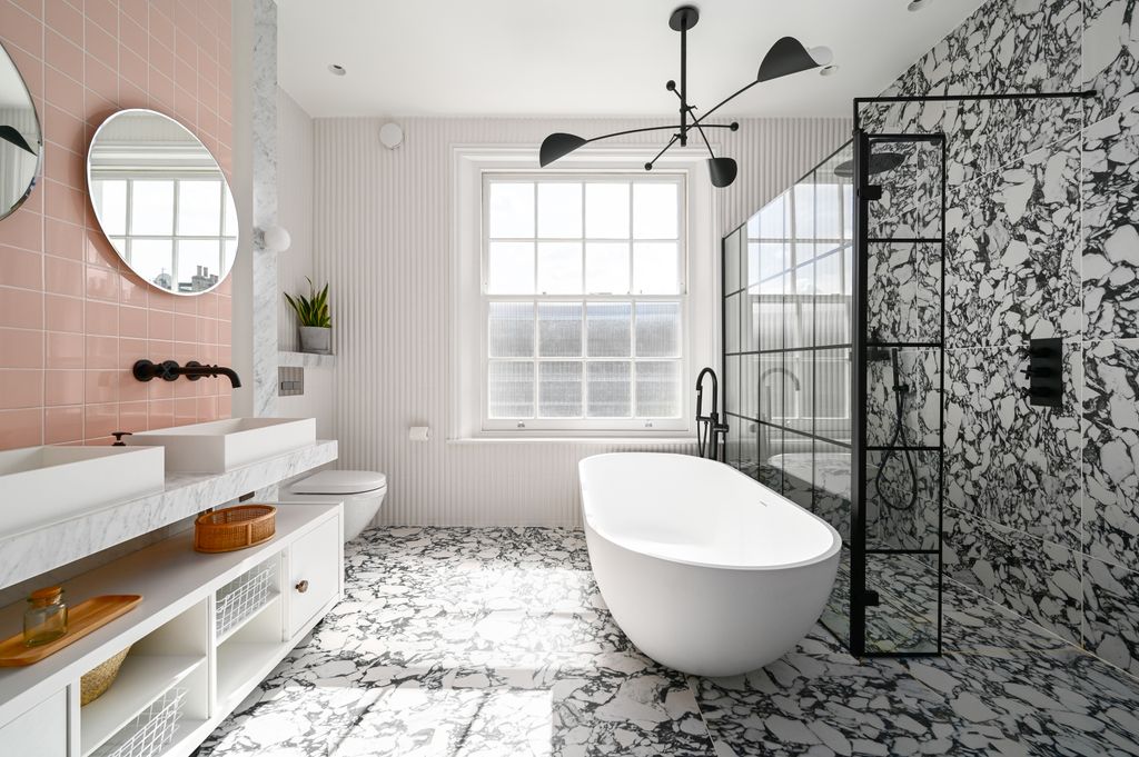 Baño con ducha y bañera
