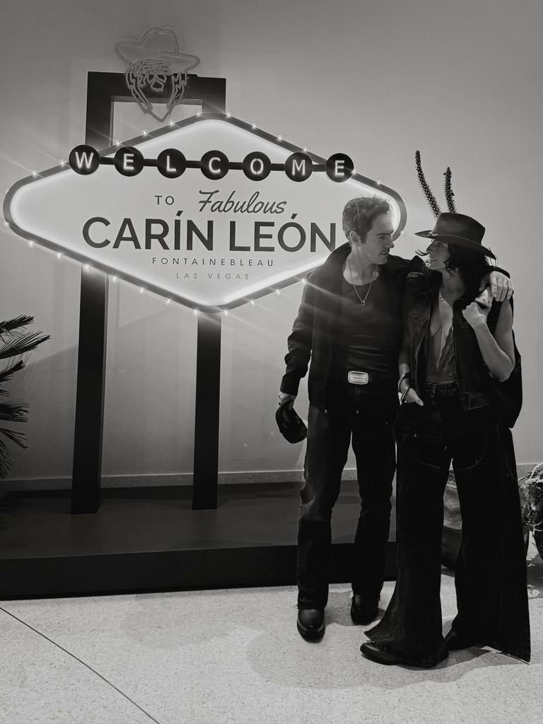 Mauricio Ochmann y Aislinn Derbez viajaron juntos a Las Vegas.