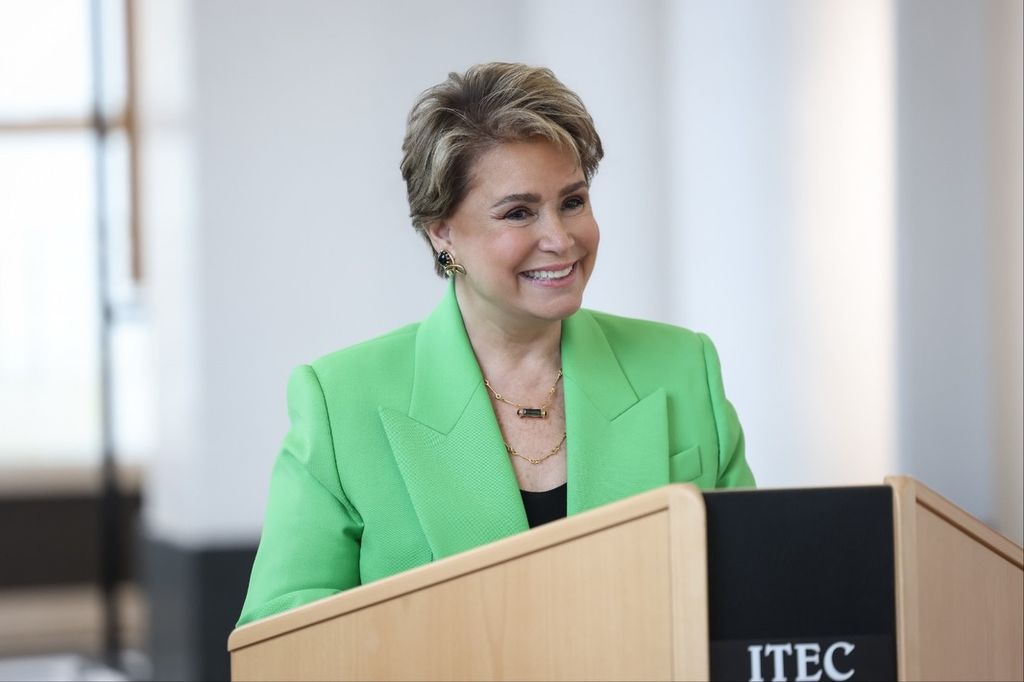 La gran duquesa María Teresa ha presentado la primera revista sobre violencia sexual en zsonas de conflicto en el mundo