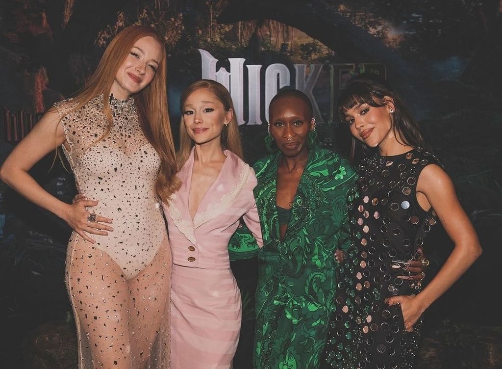 Ceci de la Cueva, Ariana Grande, Cynthia Erivo y Danna Paola en el estreno de 'Wicked'