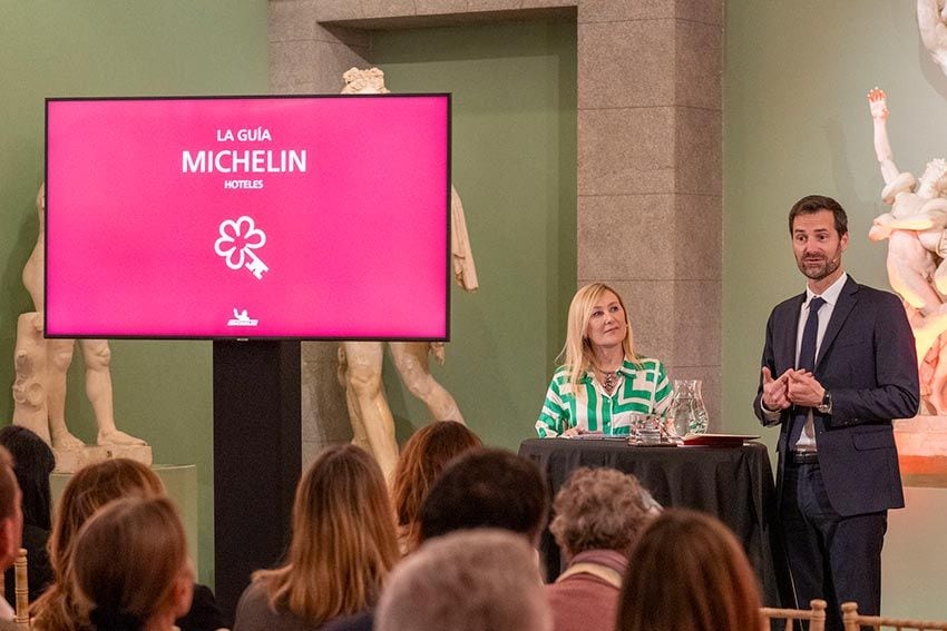 La Guía Michelin reconoce ahora también la excelencia en los hoteles creando los nuevos galardones de una, dos o tres Llaves Michelin que se han otorgado a 97 establecimientos hoteleros españoles