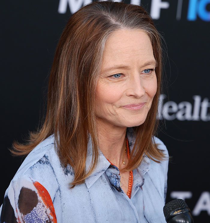 Jodie Foster es un rostro popular que no estuvo delante de las cámaras de 'Black Mirror', sino detrás, dirigiendo un capítulo de la quinta temporada