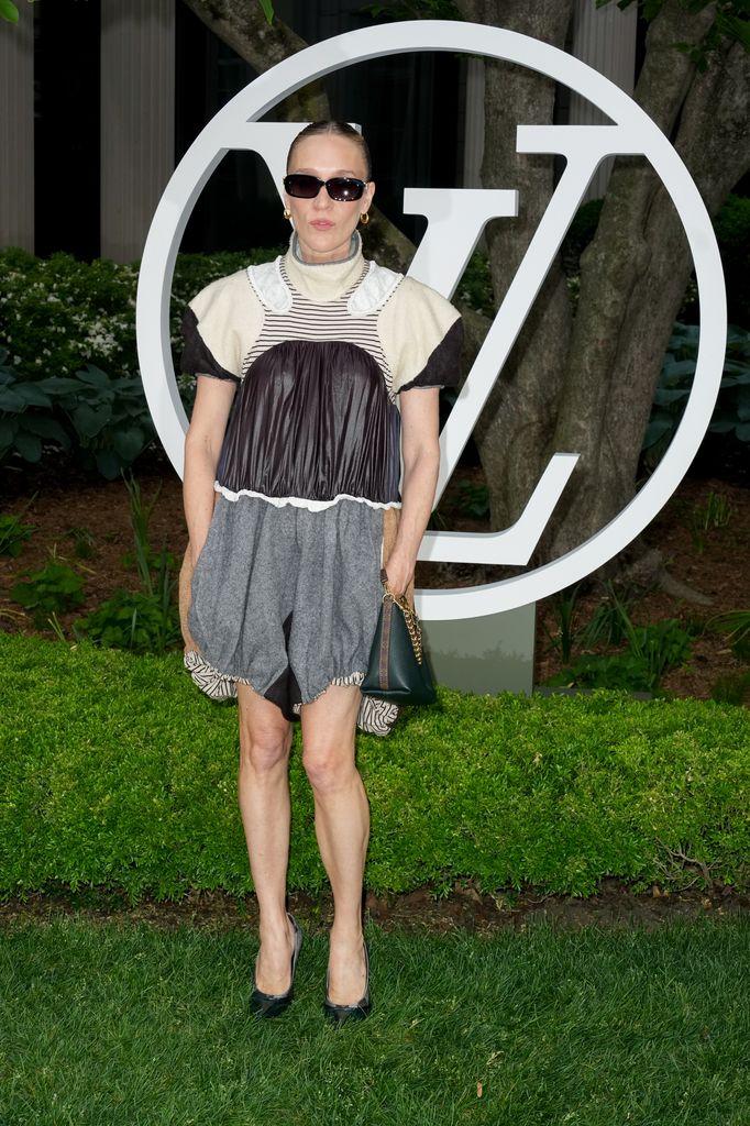 Zendaya en minivestido, la reaparición de Emma Stone y más invitadas de lujo en el desfile de Louis Vuitton en Nueva York que inicia una nueva era