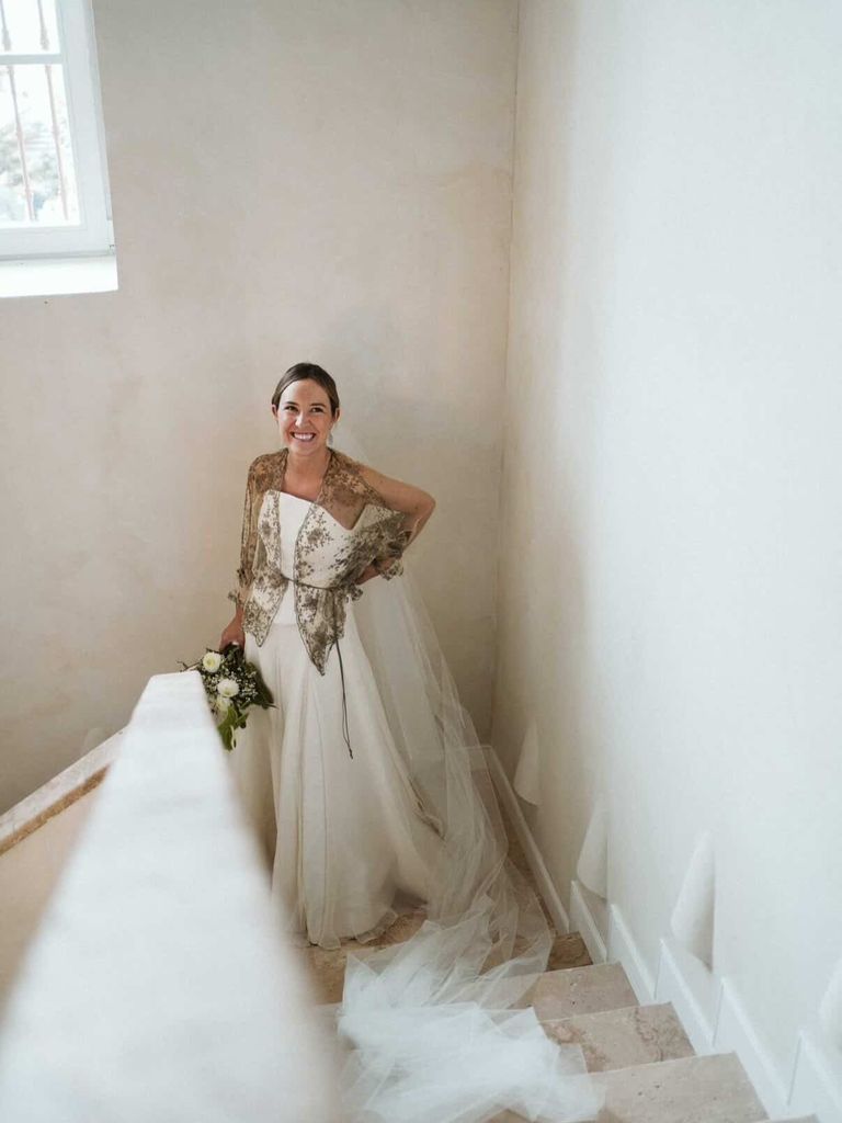 Novias virales con vestidos de encaje efecto chaqueta