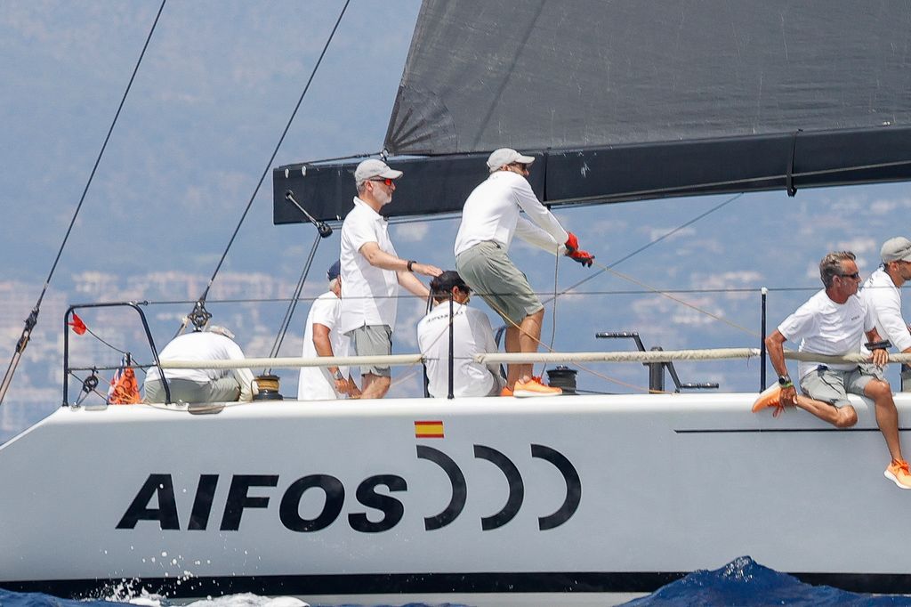 El rey Felipe VI a bordo del 'Aifos'