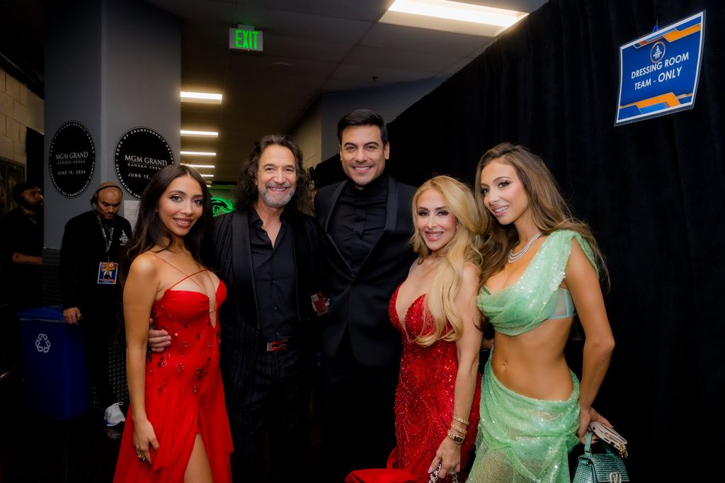 Alison Solís, Marco Antonio Solís, Carlos Rivera, Cris Solís y Mar Solís